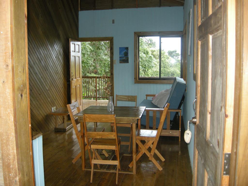 Apartments Chez Milady Utila Bagian luar foto