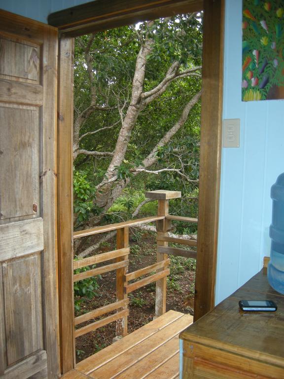 Apartments Chez Milady Utila Bagian luar foto